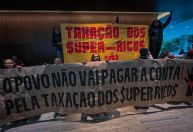 Ativistas de esquerda invadem prédio na Faria Lima por taxa de super-ricos