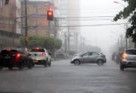 Belém intensifica limpeza para conter alagamentos devido a maré alta e lixo