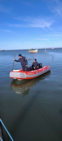Corpo de Bombeiros e a Capitania dos Portos continuam as buscas em São José do Norte (RS) • Reprodução/Corpo de Bombeiros