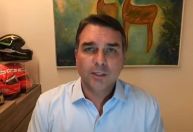 Problema com os EUA acaba se Bolsonaro estiver nas urnas, diz Flávio à CNN