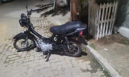 Adolescente rouba celular, tira foto com aparelho e é localizado pela PM