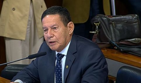 Não aceito que Trump venha meter o bedelho", diz Mourão | CNN Brasil