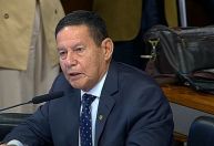 "Não aceito que Trump venha meter o bedelho", diz Mourão