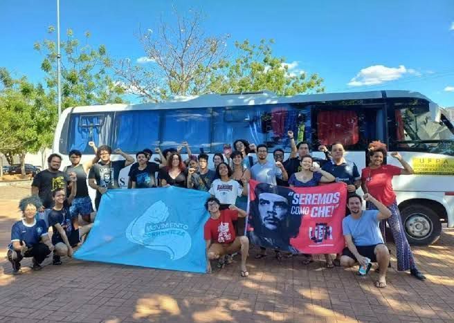 Foto dos estudantes antes do acidente