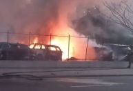 Incêndio atinge concessionária de carros de luxo na Barra da Tijuca
