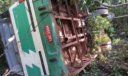 Ônibus cai em ribanceira e deixa feridos no interior do Pará