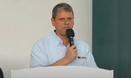Tarcísio: tarifaço pode parecer "patriótico", mas apenas a "curto prazo"
