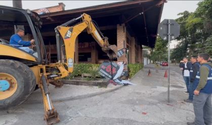 Demolição restaurante BArra