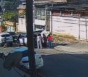 Vídeo: criminosos armados assaltam família na Baixada Fluminense