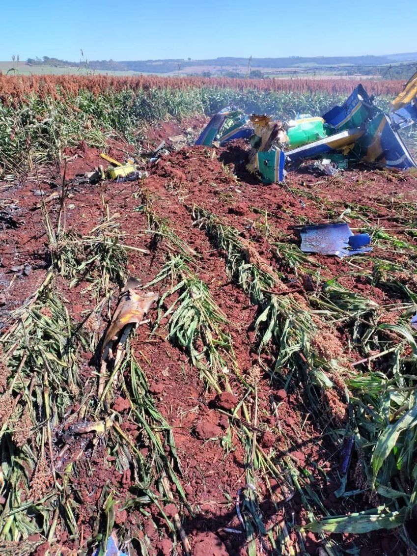 Avião da FAB foi destruído com a queda • Reprodução