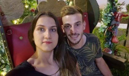 Homem mata esposa, faz foto do corpo e envia para a família em SC