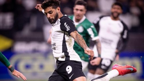 Yuri Alberto perde pênalti contra o Palmeiras