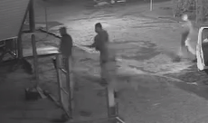 Homem rendido é agredido por policiais militares no RS