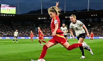 Heroína da Alemanha falha, Espanha vence e vai à final da Euro