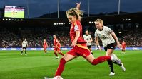 Heroína da Alemanha falha, Espanha vence e vai à final da Euro
