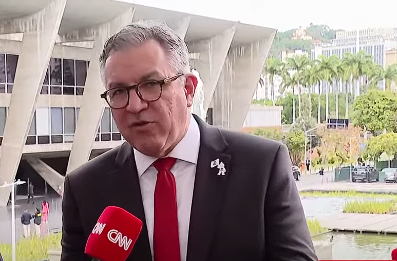 À CNN, Padilha diz que luta para orçamento da Saúde ser protegido