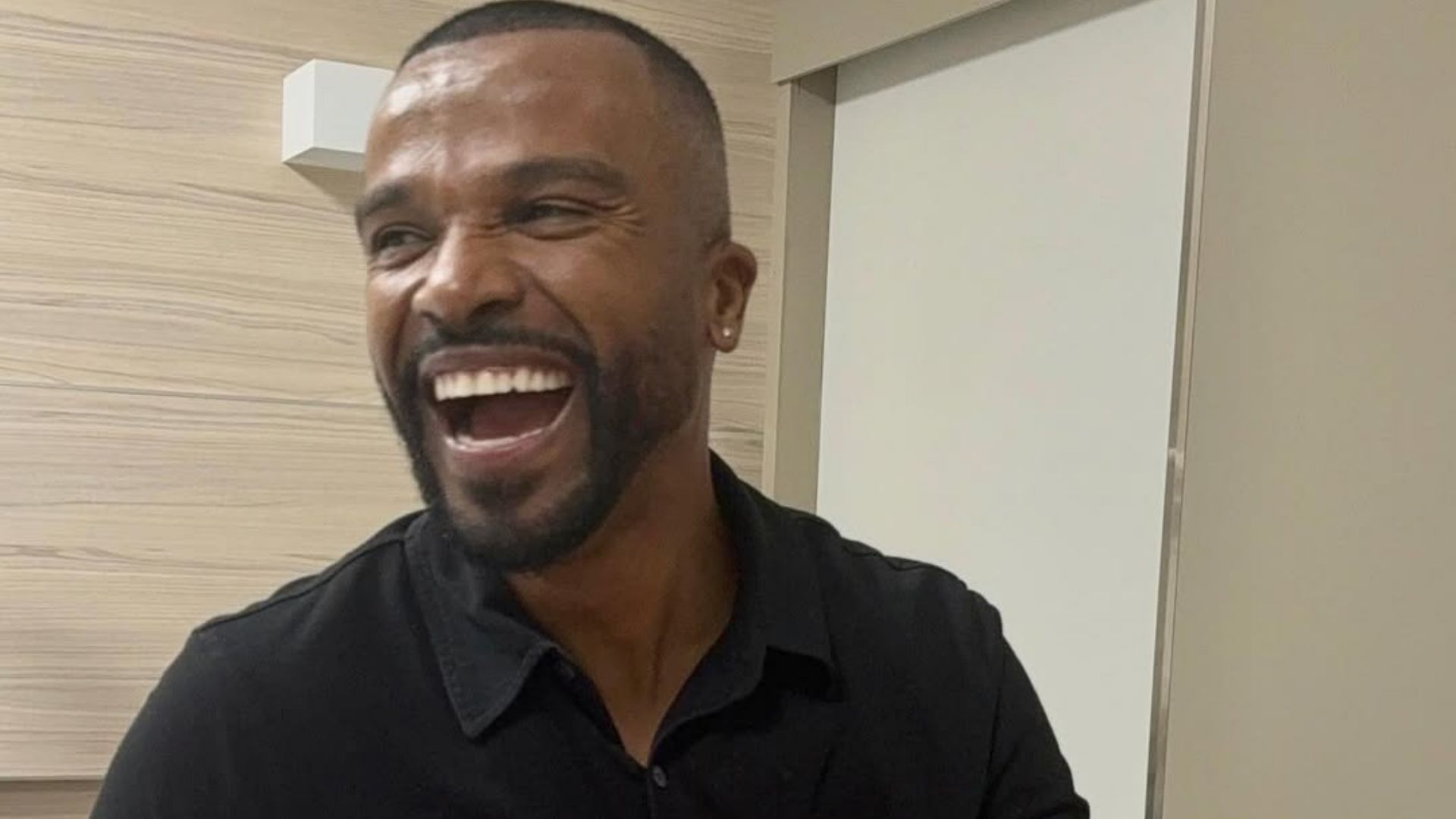 Alexandre Pires apresenta primeiro neto, Ravi