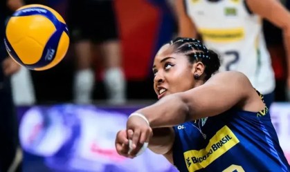 Ana Cristina passa por cirurgia após lesão na VNL; veja prazo de recuperação