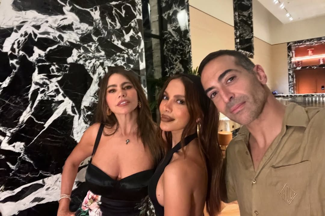 Anitta faz cruzeiro luxuoso na Itália e posa ao lado de famosos; veja fotos