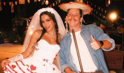 Anitta se veste de noiva em Festa Julina com famosos; veja fotos