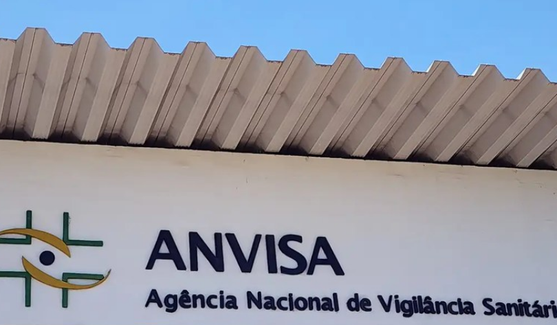 Alerta da Anvisa: Cabelos Lisos com Formol? Entenda os Riscos e Como se Proteger!