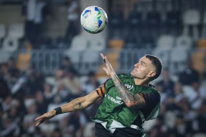 Vegetti durante aquecimento para Vasco x Independiente Del Valle, pela Sul-Americana