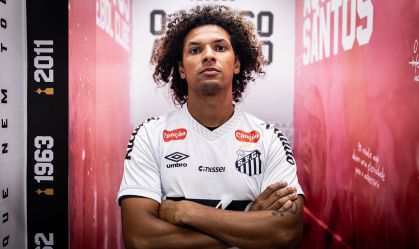 Arão explica por que escolheu o Santos e responde se está apto a jogar