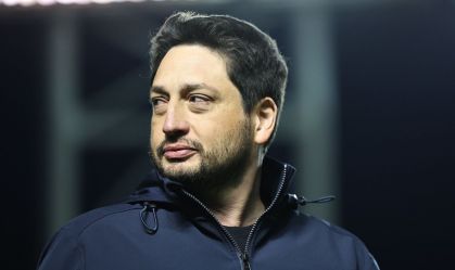 Arthur Elias perde troféu de melhor treinador do ano; Sarina Wiegman vence