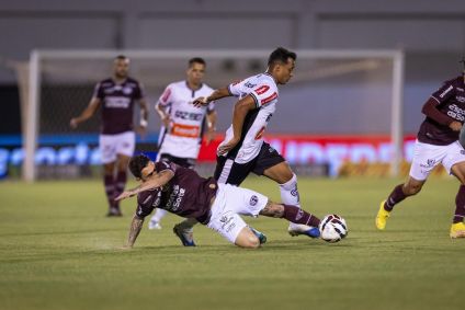 Partida entre Athletic e Ferroviária, pela Série B