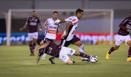 Em jogo com quatro expulsões, Athletic vence a Ferroviária pela Série B