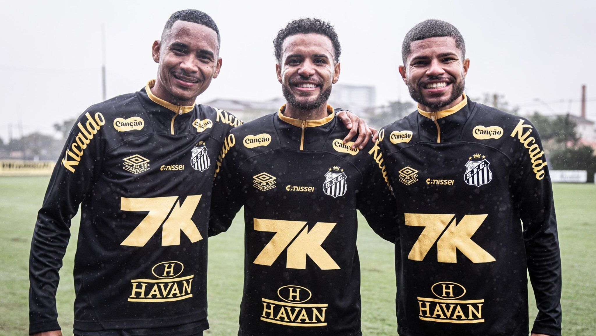 Leleti, Jeffinho e Lipão, da Furia, treinaram no Santos