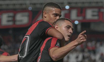 Atlético-GO vira, bate o CRB e conquista sua quinta vitória na Série B