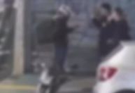 Vídeo: homens são assaltados à mão armada ao chegarem em academia em SP