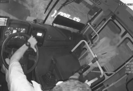 Vídeo: motorista de ônibus é esfaqueado durante tentativa de assalto no ES