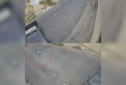 Vídeo: criança pula de caminhonete desgovernada e sai andando após batida
