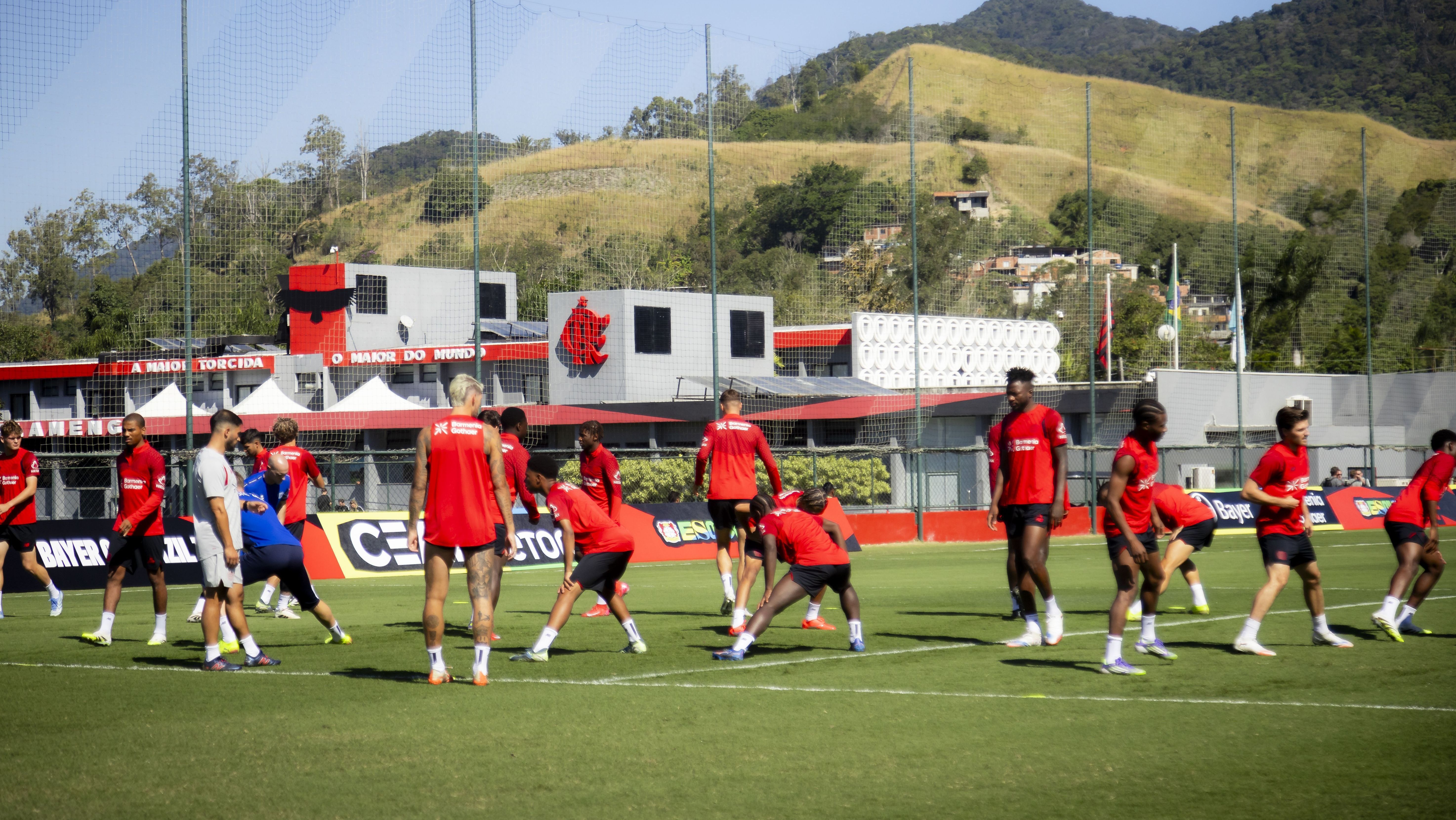 Bayer Leverkusen treinando no Ninho do Urubu, CT do Flamengo