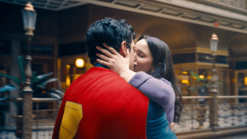 Cena de beijo entre o super-herói e Lois Lane em "Superman" (2025)