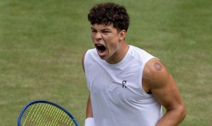 Ben Shelton supera o próprio pai e avança às quartas de Wimbledon