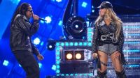 Beyoncé e Jay-Z cantam juntos de novo em turnê e fãs vibram com selinho