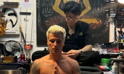 Bruno Gagliasso mostra tatuagem tradicional feita na Tailândia; veja