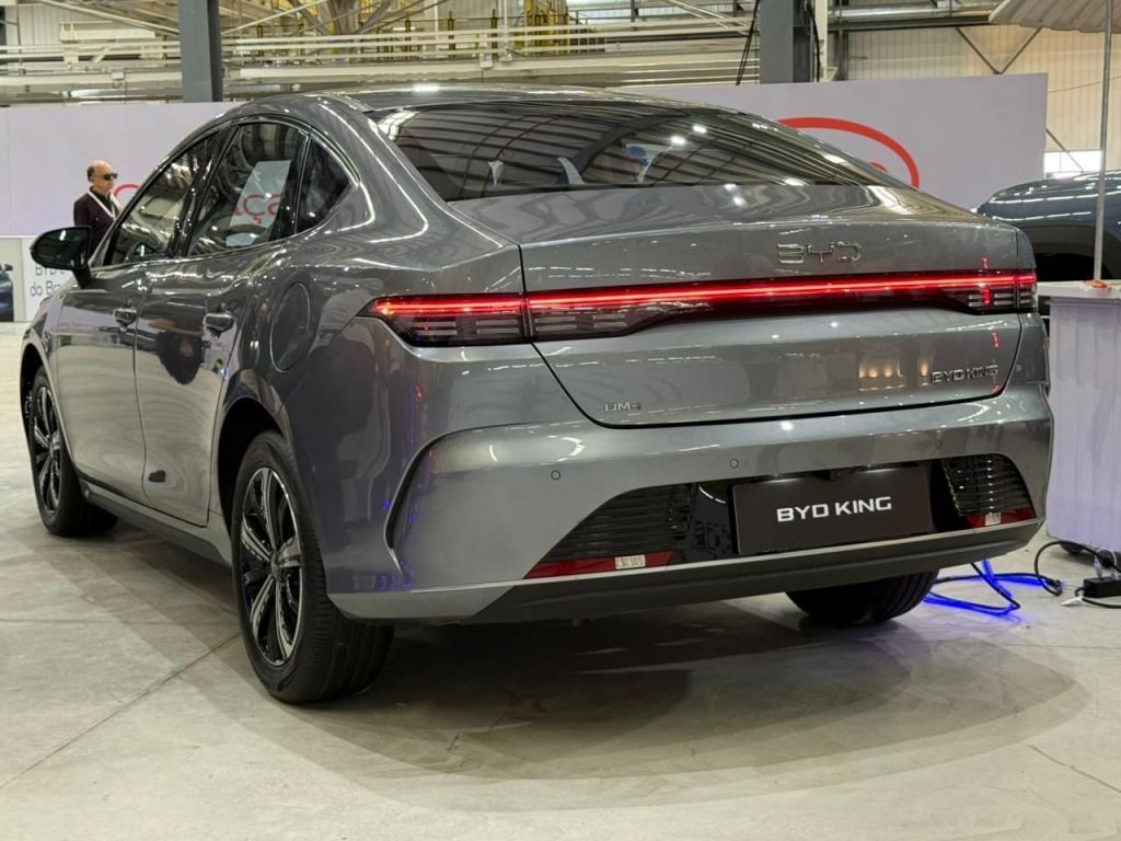 BYD no Brasil: veja os modelos que estão ganhando versão nacional 6 BYD King também será produzido no Brasil