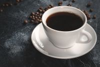 Café preto e sem açúcar faz bem para coração e longevidade, diz estudo