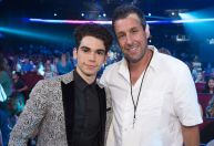 Cameron Boyce recebe homenagem de Adam Sandler em "Um Maluco no Golfe 2"