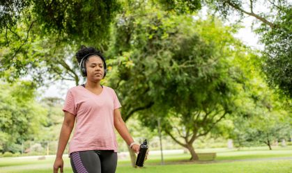 Aumentar o ritmo da sua caminhada pode te fazer viver mais, diz estudo