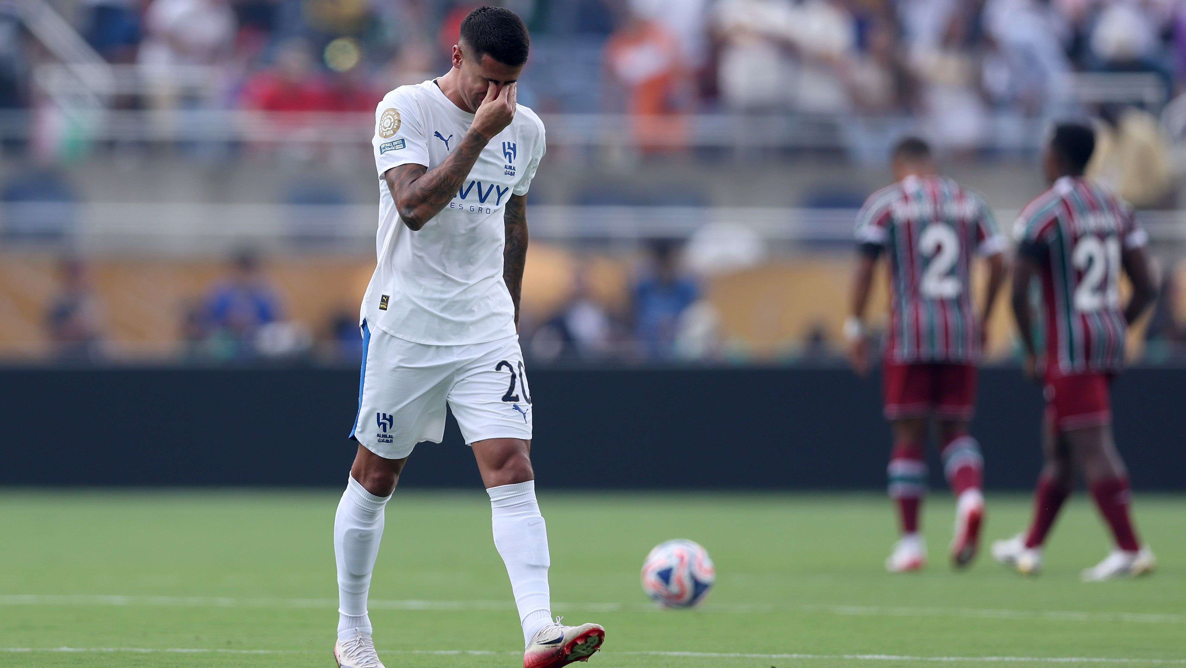 João Cancelo se emociona com homenagem a Diogo Jota
