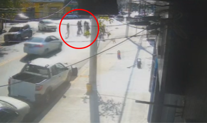 Vídeo: taxista atropela grupo que atravessava rua em SP; 4 ficam feridos