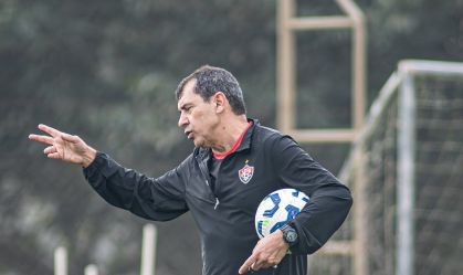 Vitória: Carille nega fama de retranqueiro ao ser apresentado como técnico