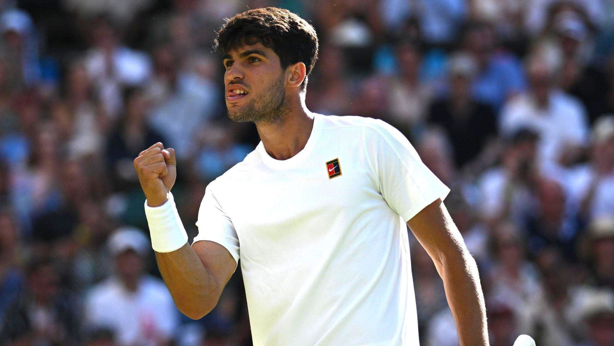 Carlos Alcaraz celebrando vitória em Wimbledon