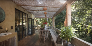 Gilda Midani e Maria Bethânia vivem em cabana em Petrópolis (RJ)