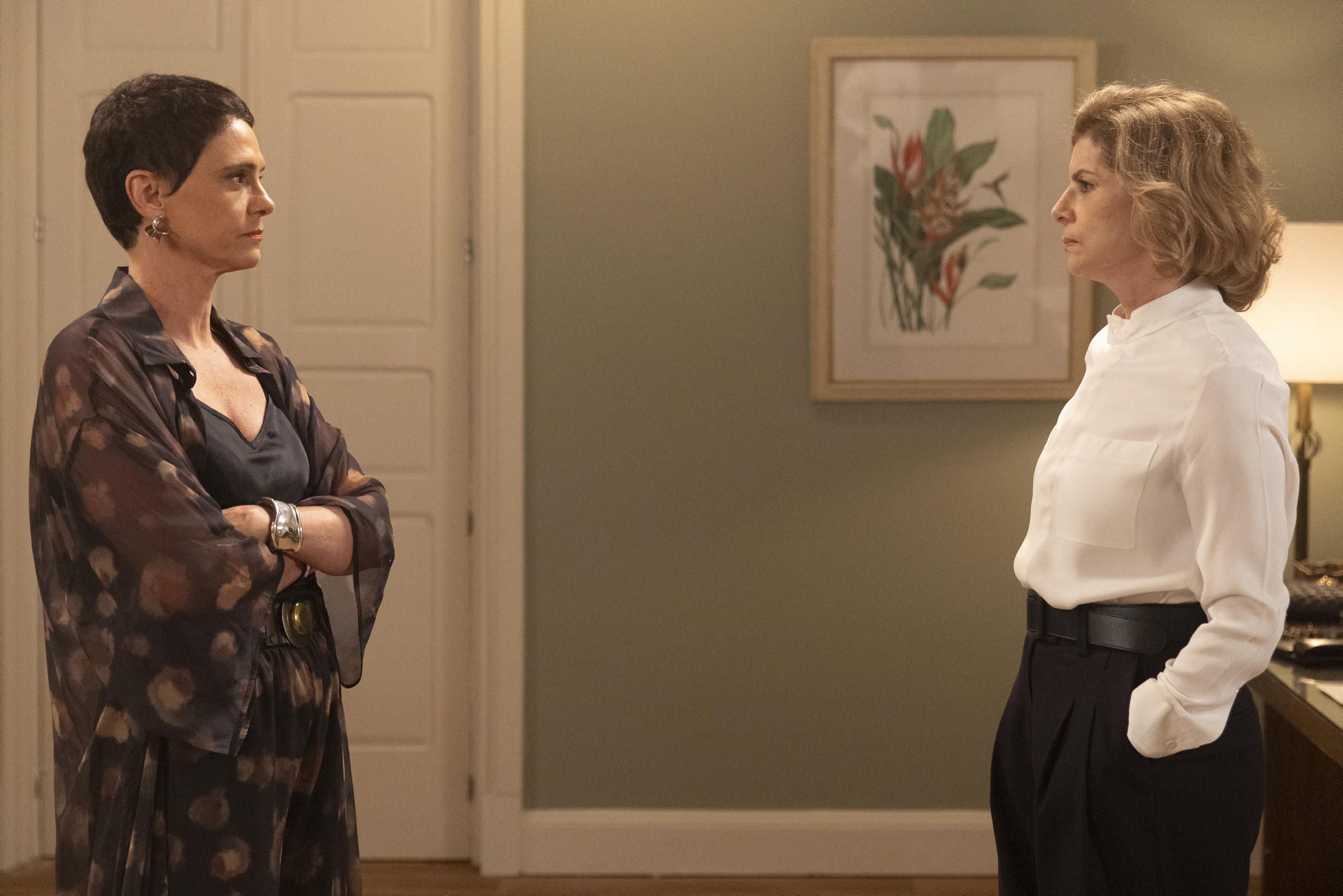 Celina (Malu Galli) e Odete Roitman (Debora Bloch) em "Vale Tudo" • Globo/ Léo Rosario